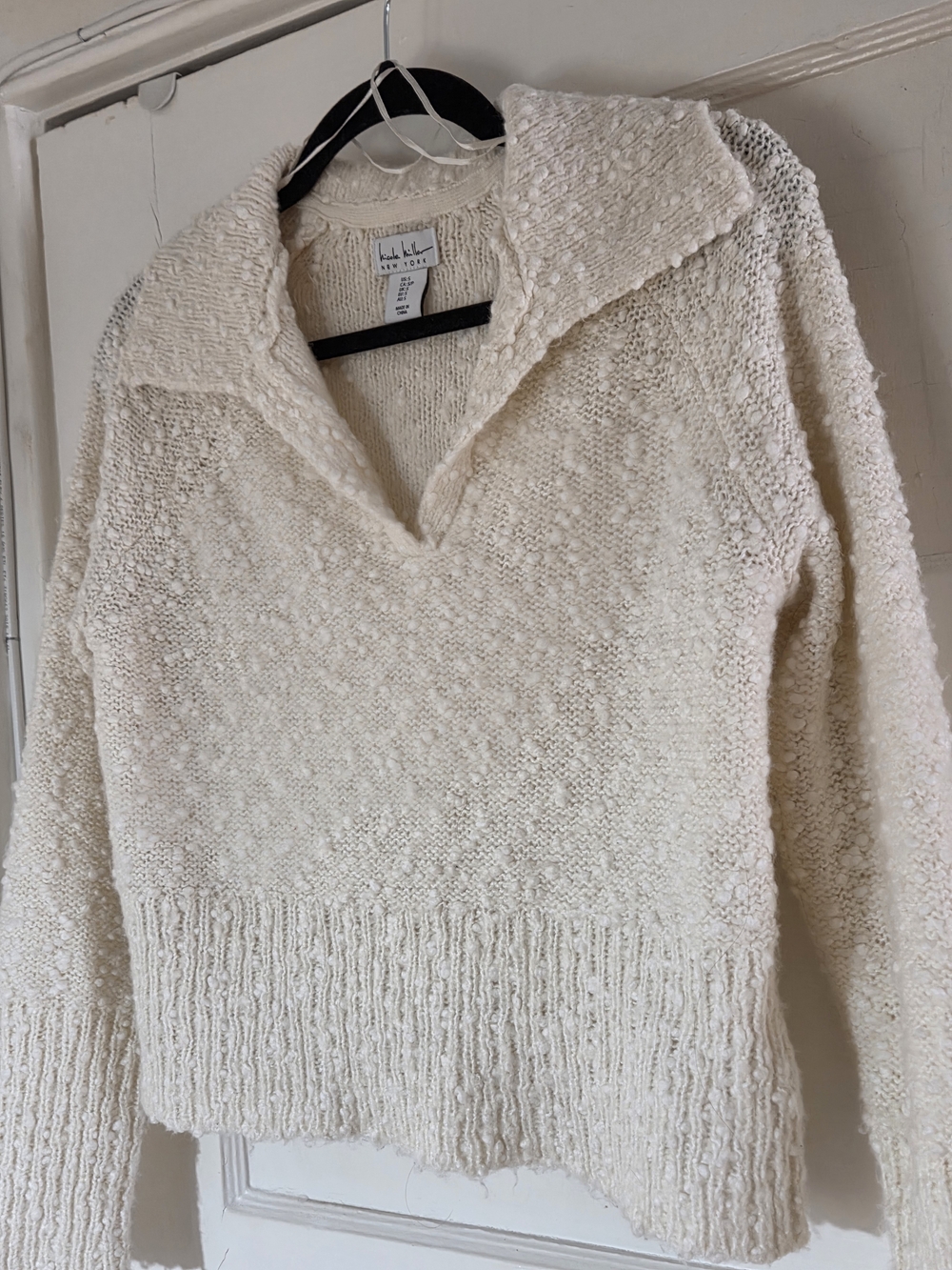 Nicole Miller Cream Popcorn Knit V-Neck Sweater